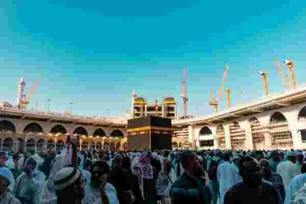 How the Quran Connects Youth for Umrah